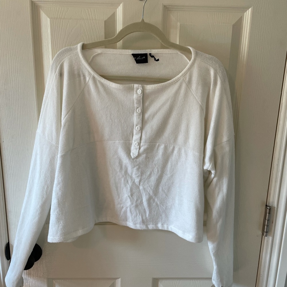 SO soft urban light weight semi cropped sweater